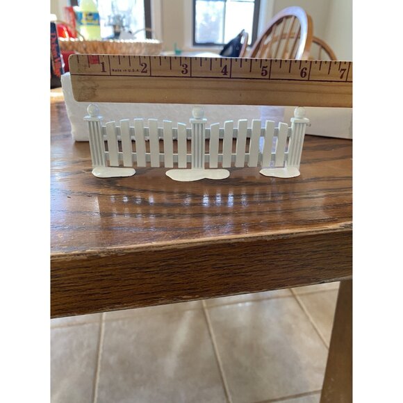 Department 56 Village White Picket Fence Set Of 4 Handpainted Cast Metal - Picture 5 of 6